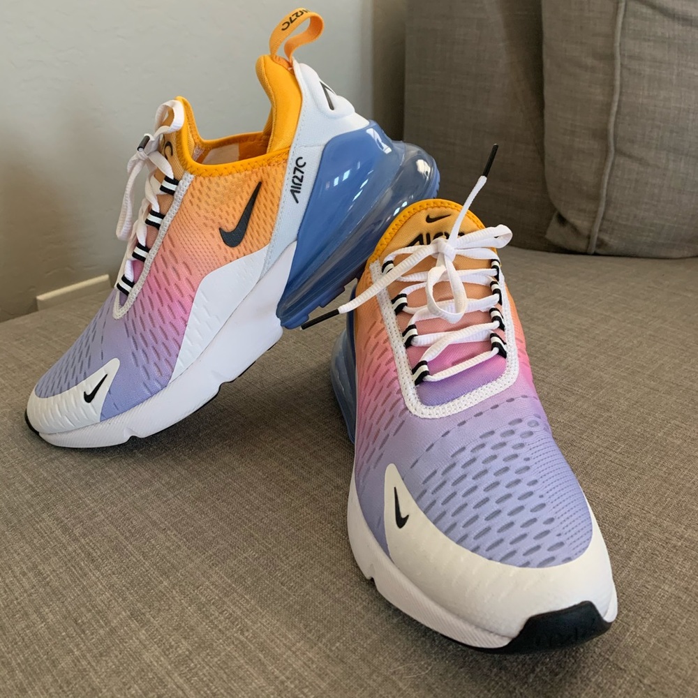 SOLD!!!!! Women’s Nike Airmax 270